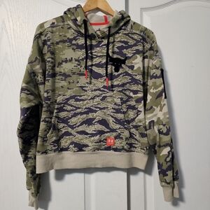 Under Armour Project Rock Hoodie Women Medium Veterans Day Sweatshirt Camo